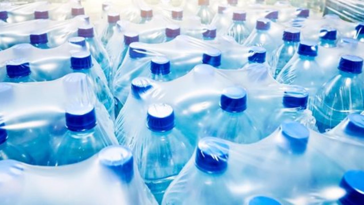100,000 Reusable water bottle Vector Images